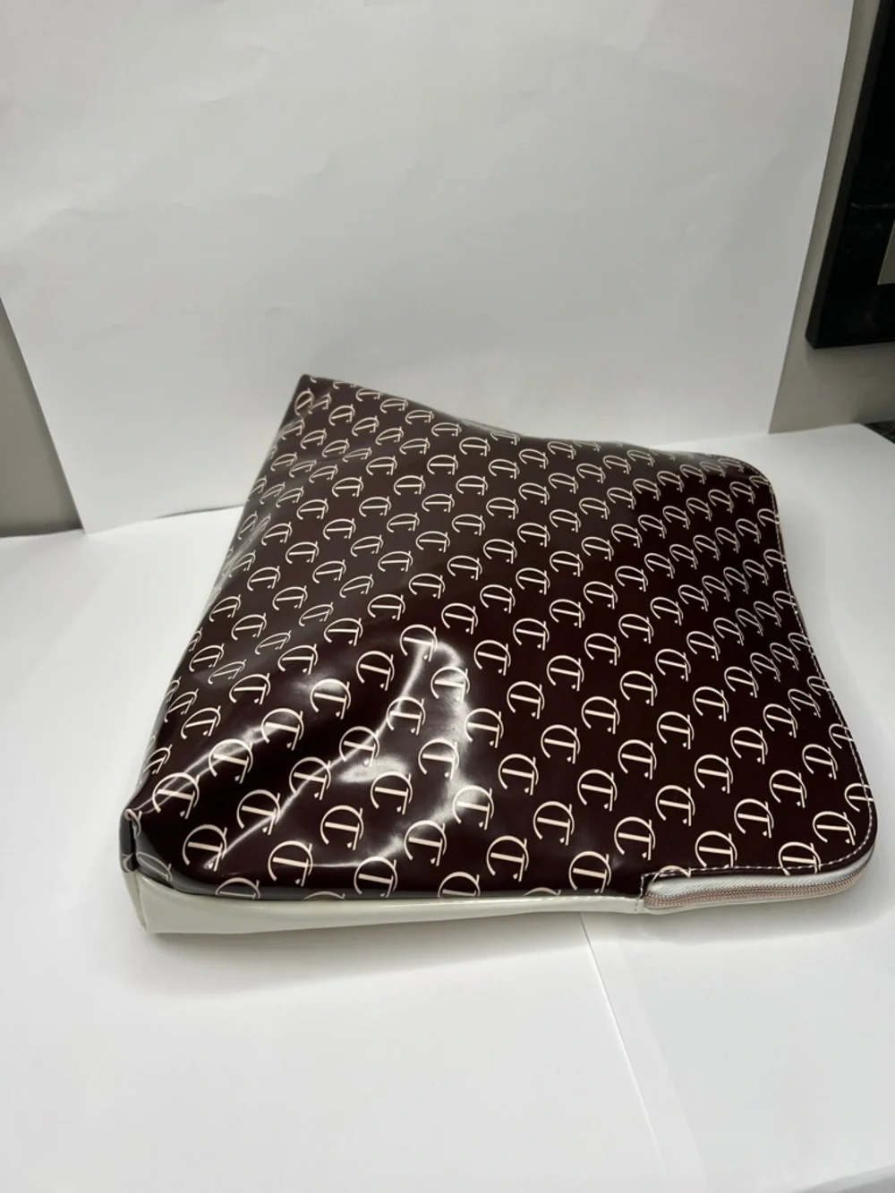 Charlotte Tilbury XL Cosmetic Zip Makeup Pouch Bag Darling, Get Your Glow On!